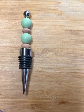 Green & Brown Wine Stopper